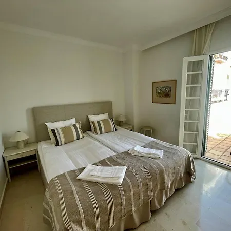 Luxury Townhouse Sea Views 10 Min From Puerto Banus Marbella