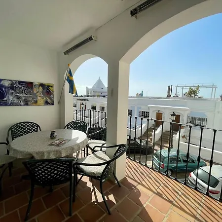 Holiday home Luxury Townhouse Sea Views 10 Min From Puerto Banus *